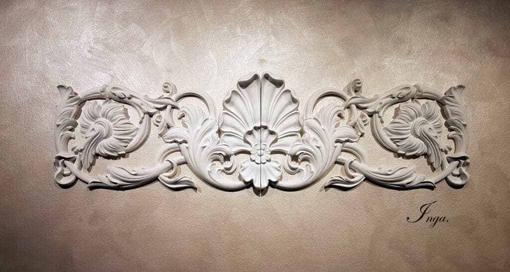 eòegante fregio in gesso